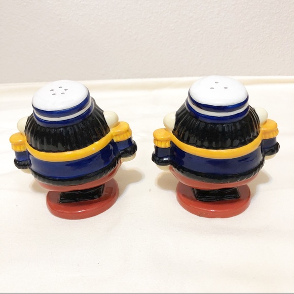 Nut Cracker Salt And Pepper Shakers Set - Picture 3 of 8
